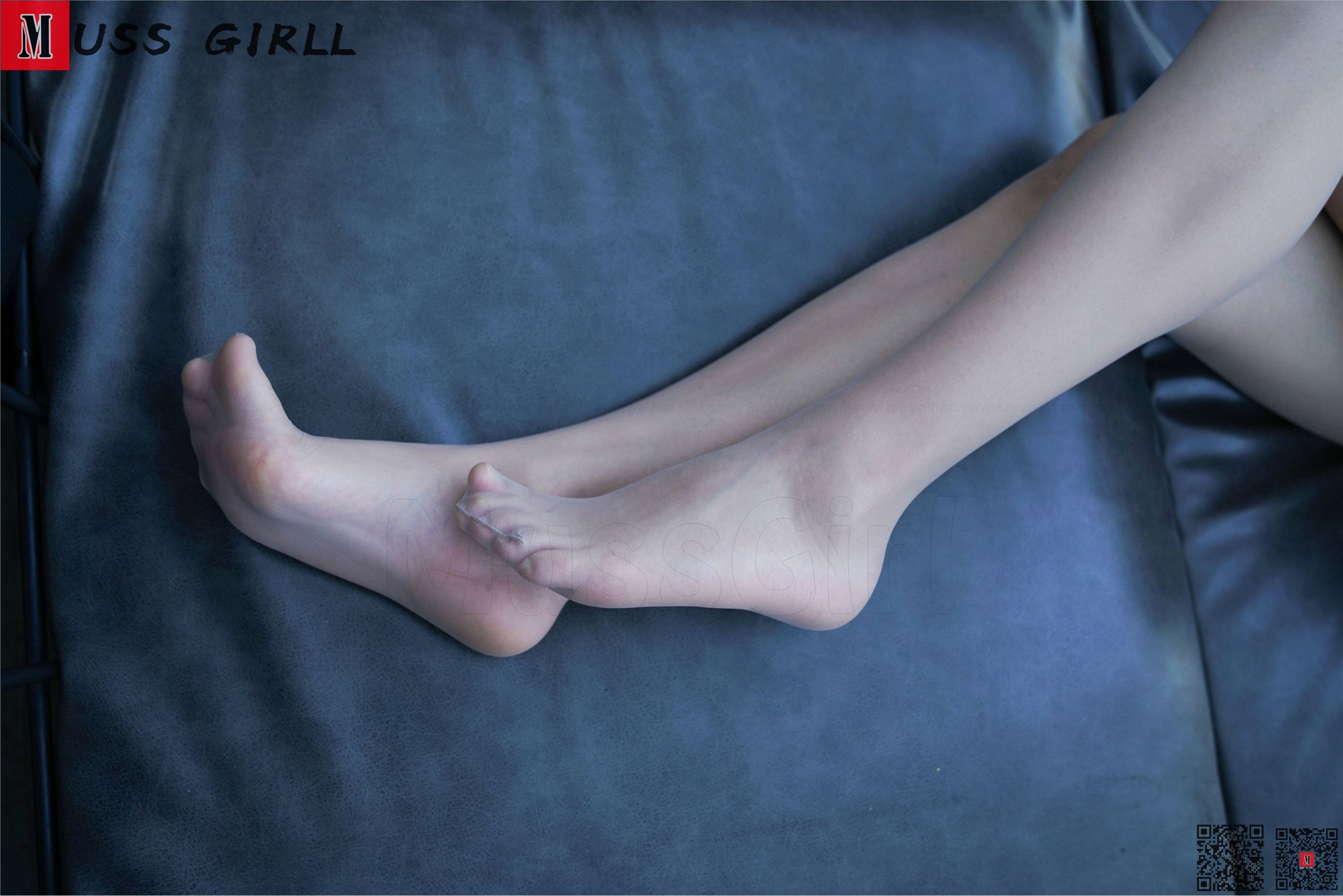 MussGirl慕丝女郎  NO.245-户外沙发牛仔热裤肉丝